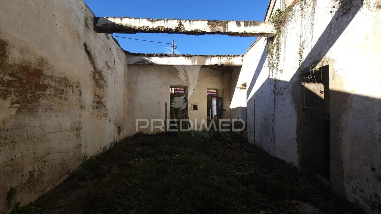 Moradia T5 para Venda em São Marcos da Serra Foto 4