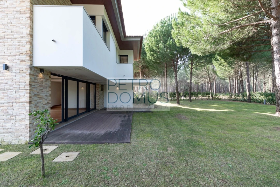 Moradia T4 para Venda em Fernao Ferro Foto 1