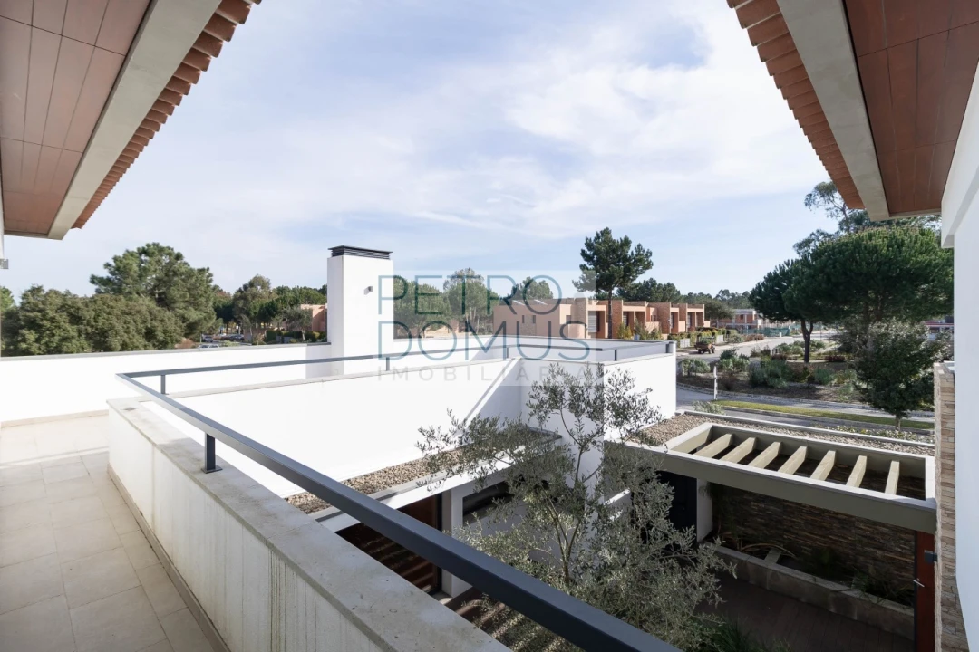 Moradia T4 para Venda em Fernao Ferro Foto 32