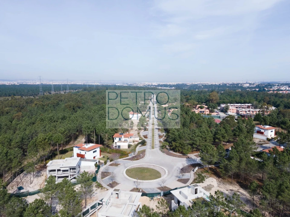 Moradia T4 para Venda em Fernao Ferro Foto 36