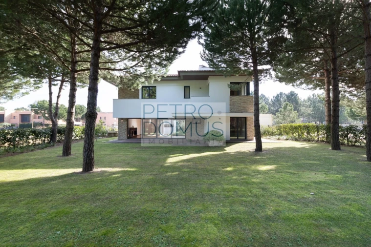 Moradia T4 para Venda em Fernao Ferro Foto 3