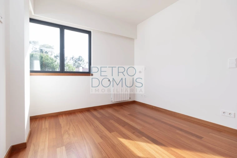 Moradia T4 para Venda em Fernao Ferro Foto 21