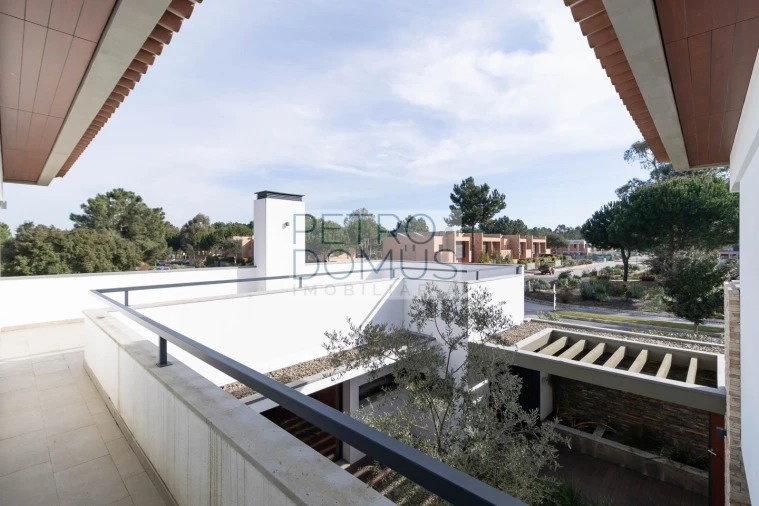 Moradia T4 para Venda em Fernao Ferro Foto 32