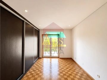 Apartamento T2 para Venda em Braga (São José de São Lázaro e São João do Souto)