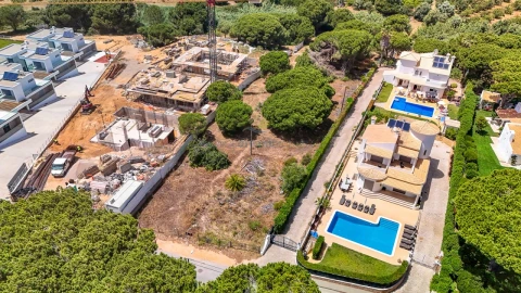 Terreno para Venda em Albufeira e Olhos de Água