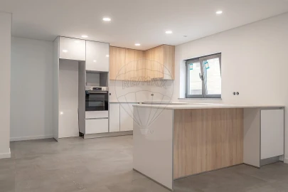 Moradia T4 para Venda em Cernache