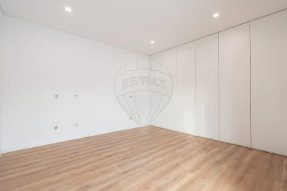 Moradia T4 para Venda em Cernache