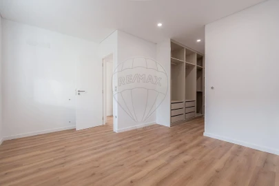 Moradia T4 para Venda em Cernache