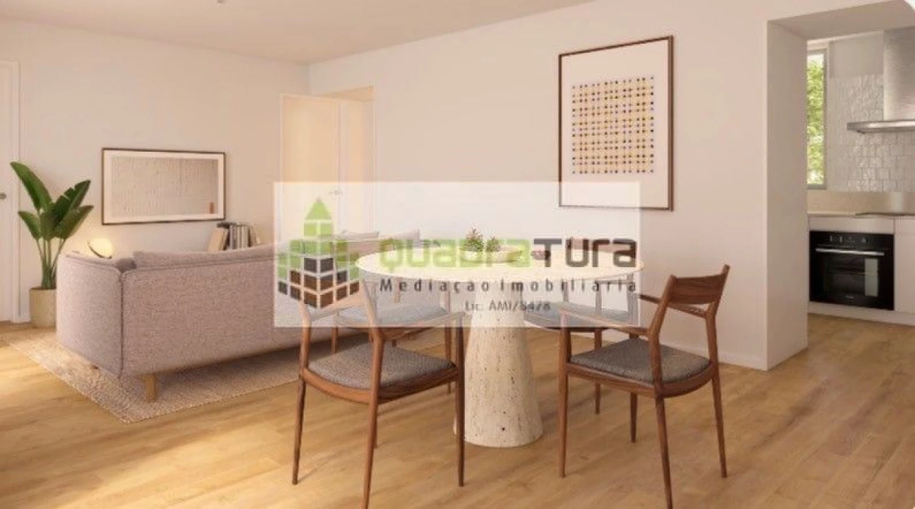 Apartamento T2 para Venda em Campanhã Foto 2