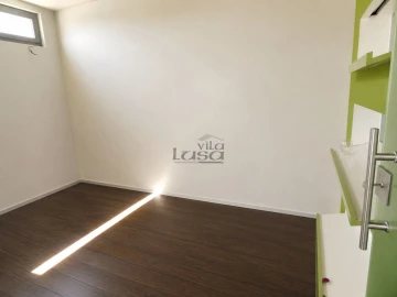 Armazém para Arrendamento em Escapães