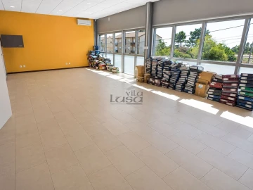 Armazém para Arrendamento em Escapães