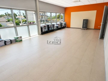 Armazém para Arrendamento em Escapães