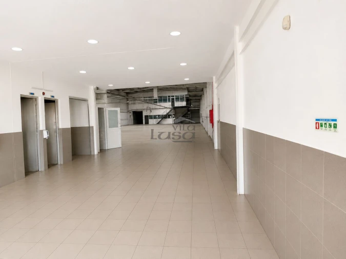Armazém para Arrendamento em Escapães Foto 2