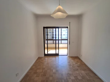 Apartamento T3 para Arrendamento em Cascais e Estoril