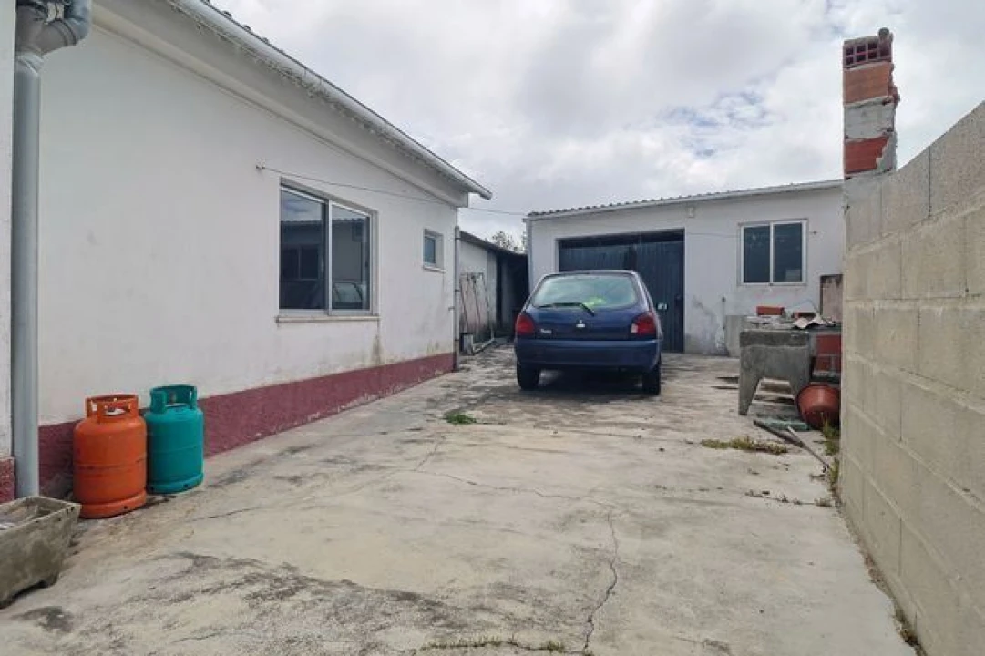 Moradia T1 para Venda em Lavos Foto 16