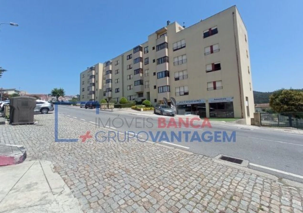 Apartamento T3 para Venda em Fânzeres e São Pedro da Cova Foto 1