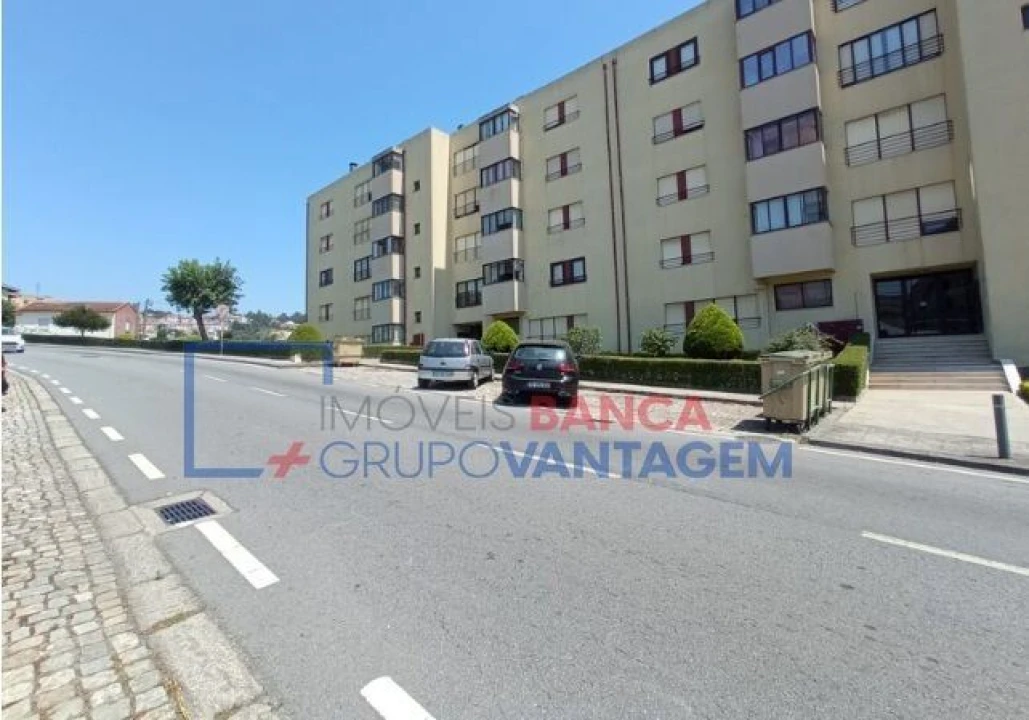Apartamento T3 para Venda em Fânzeres e São Pedro da Cova Foto 3