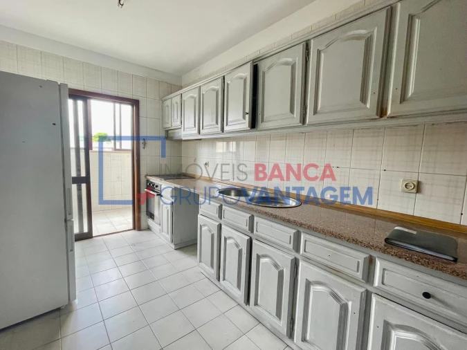 Apartamento T3 para Venda em Fânzeres e São Pedro da Cova Foto 11