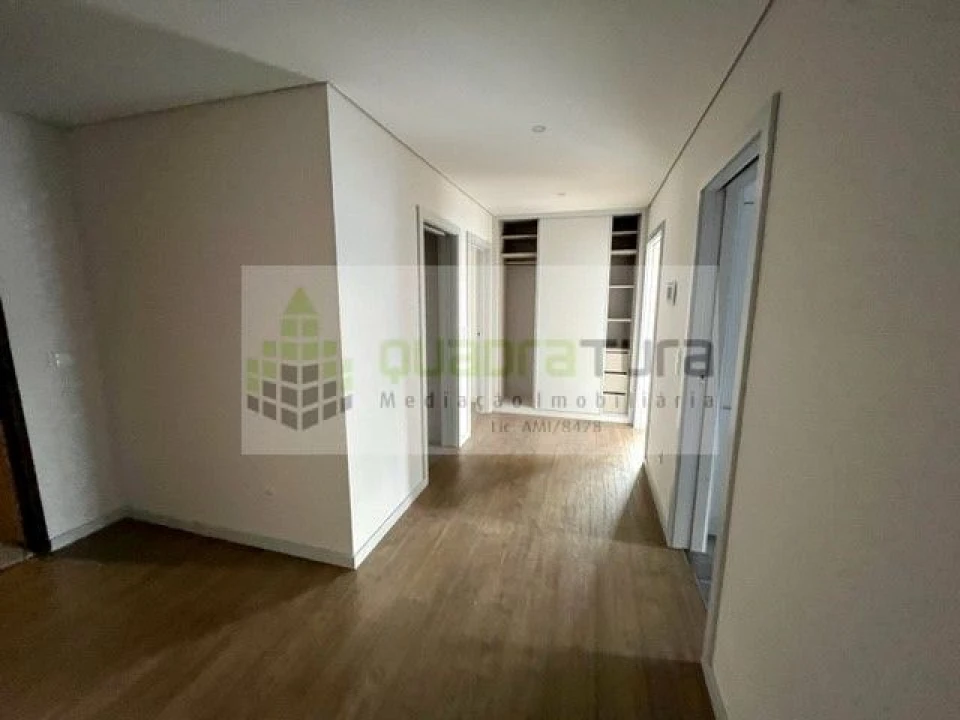 Apartamento T4 para Venda em Cedofeita, Santo Ildefonso, Sé, Miragaia, São Nicolau e Vitória Foto 6