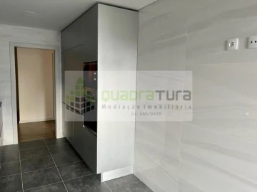 Apartamento T4 para Venda em Cedofeita, Santo Ildefonso, Sé, Miragaia, São Nicolau e Vitória