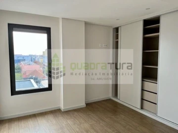 Apartamento T4 para Venda em Cedofeita, Santo Ildefonso, Sé, Miragaia, São Nicolau e Vitória