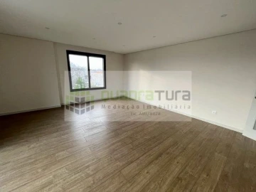 Apartamento T4 para Venda em Cedofeita, Santo Ildefonso, Sé, Miragaia, São Nicolau e Vitória