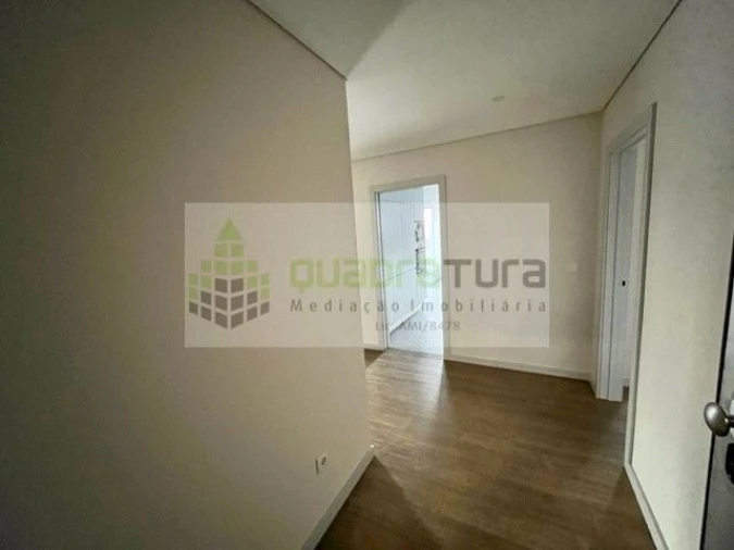 Apartamento T4 para Venda em Cedofeita, Santo Ildefonso, Sé, Miragaia, São Nicolau e Vitória Foto 4