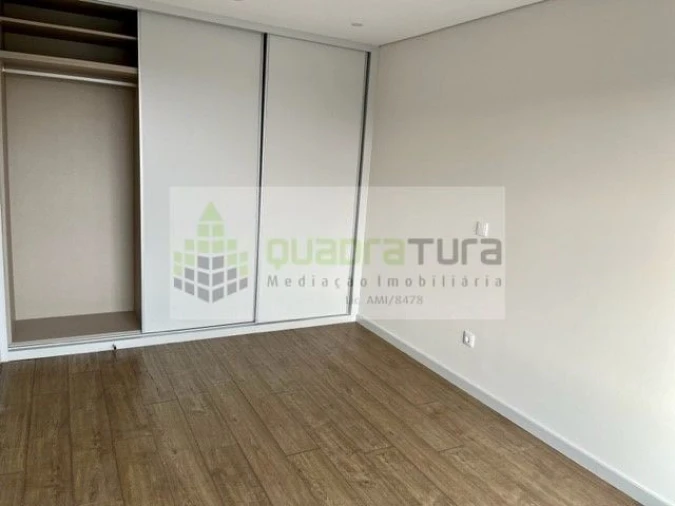Apartamento T4 para Venda em Cedofeita, Santo Ildefonso, Sé, Miragaia, São Nicolau e Vitória Foto 19