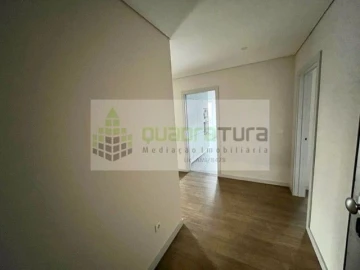 Apartamento T3 para Venda em Cedofeita, Santo Ildefonso, Sé, Miragaia, São Nicolau e Vitória