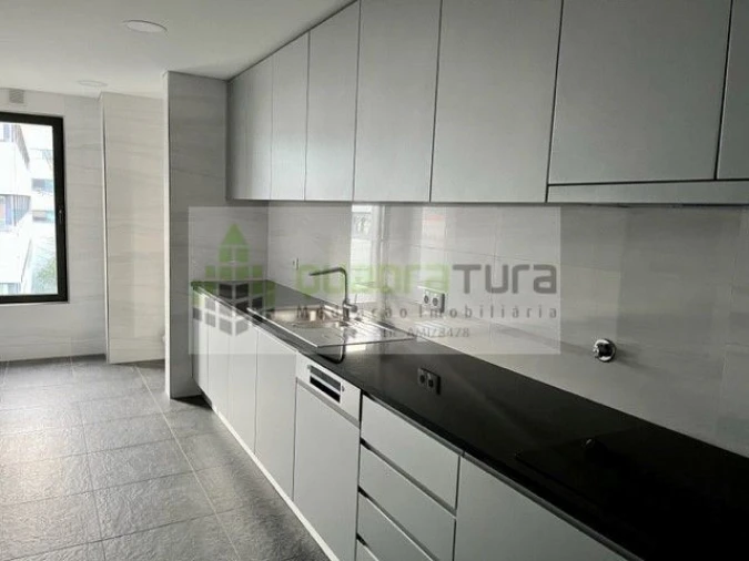Apartamento T3 para Venda em Cedofeita, Santo Ildefonso, Sé, Miragaia, São Nicolau e Vitória Foto 8