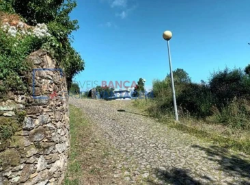 Terreno para Venda em Venade e Azevedo