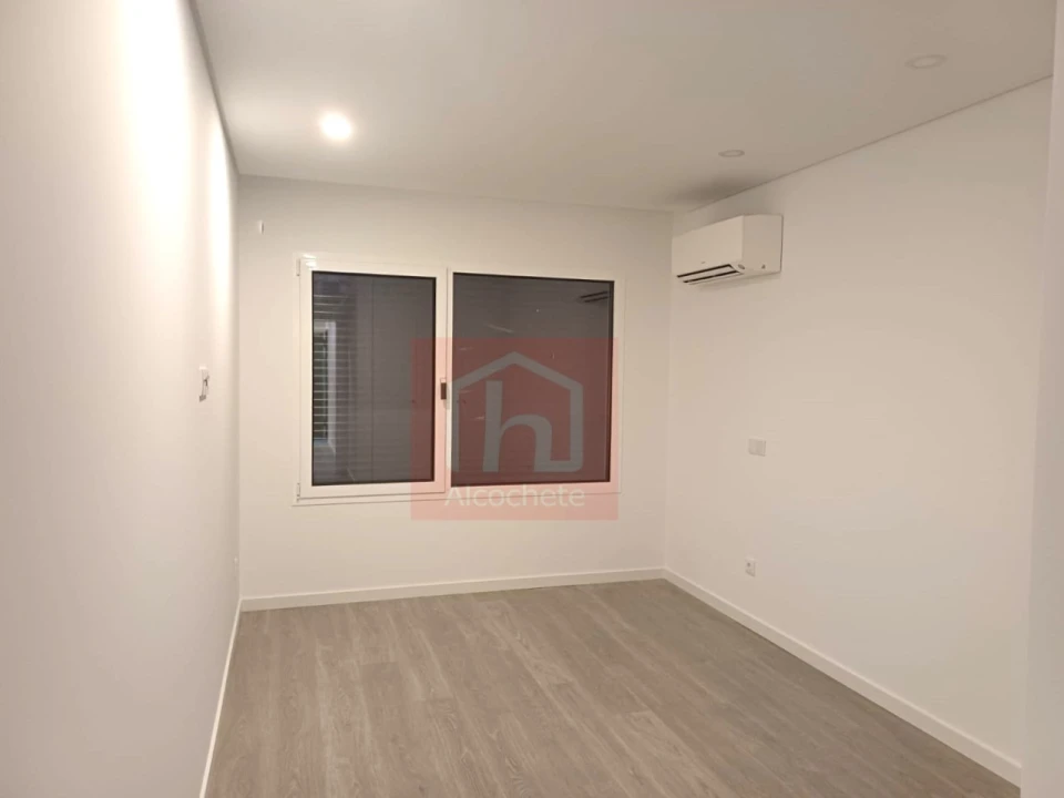 Apartamento T5 para Venda em Montijo e Afonsoeiro Foto 9