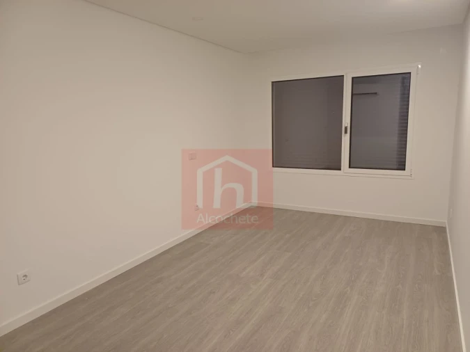 Apartamento T5 para Venda em Montijo e Afonsoeiro Foto 8