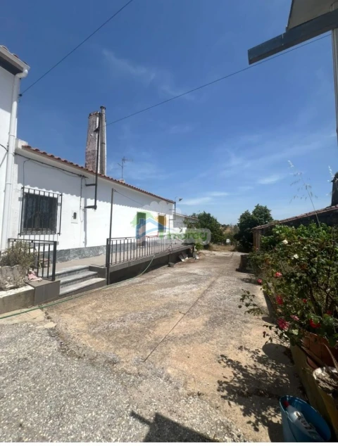Quinta T3 para Venda em Santiago Maior