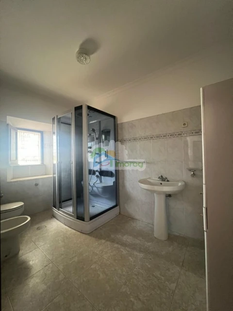 Quinta T3 para Venda em Santiago Maior