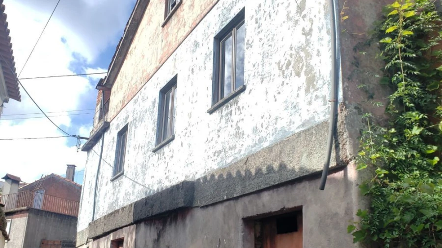 Moradia T5 para Venda em Figueira de Lorvão