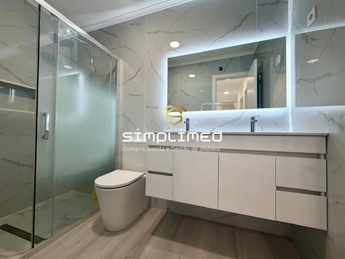 Apartamento T4 para Venda em Amora Foto 19