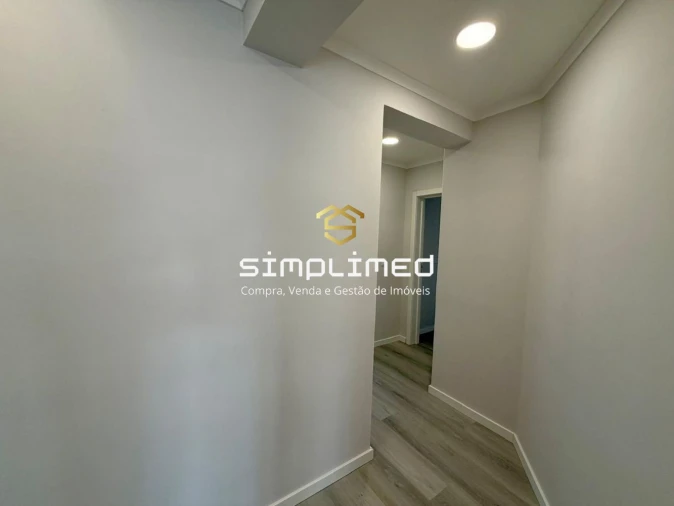 Apartamento T4 para Venda em Amora Foto 14