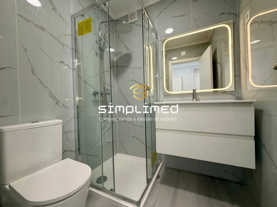 Apartamento T4 para Venda em Amora Foto 15