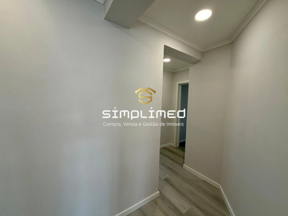 Apartamento T4 para Venda em Amora Foto 14