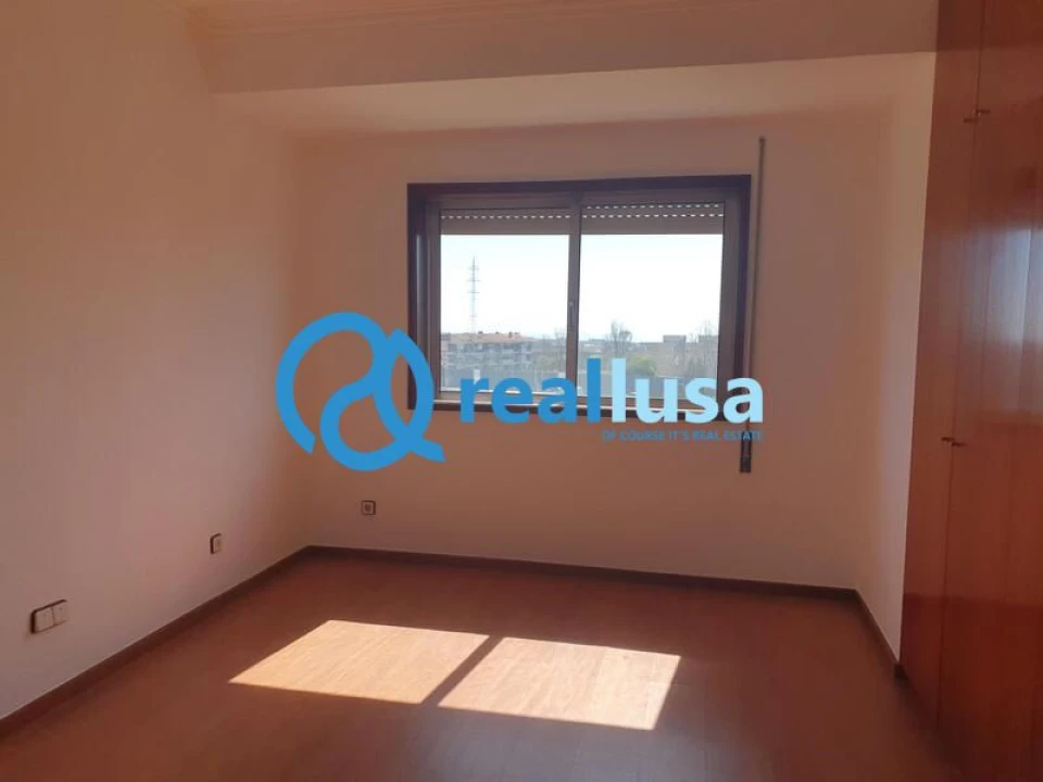 Apartamento T4 para Venda em Santa Marinha e São Pedro da Afurada Foto 7