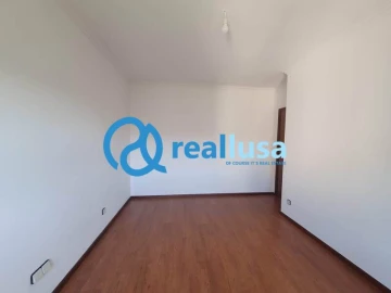Apartamento T4 para Venda em Santa Marinha e São Pedro da Afurada