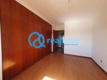 Apartamento T4 para Venda em Santa Marinha e São Pedro da Afurada