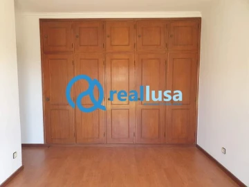 Apartamento T4 para Venda em Santa Marinha e São Pedro da Afurada