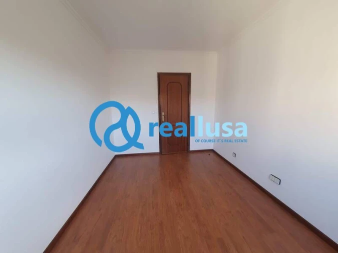 Apartamento T4 para Venda em Santa Marinha e São Pedro da Afurada Foto 8