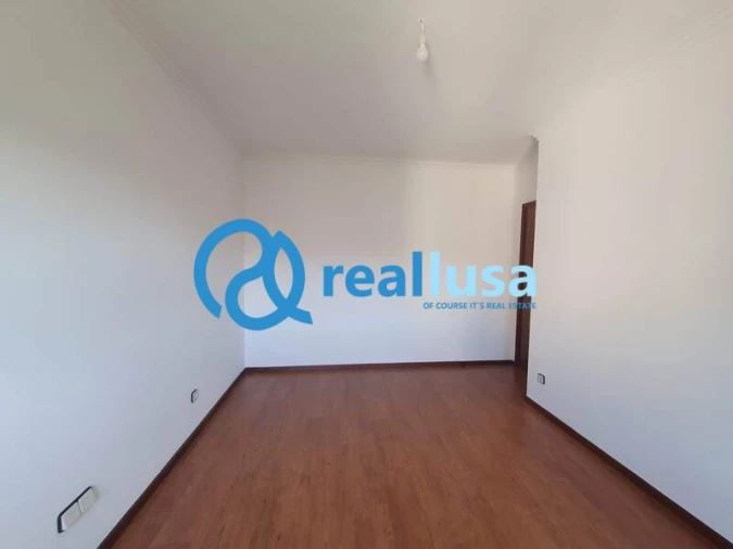 Apartamento T4 para Venda em Santa Marinha e São Pedro da Afurada Foto 14