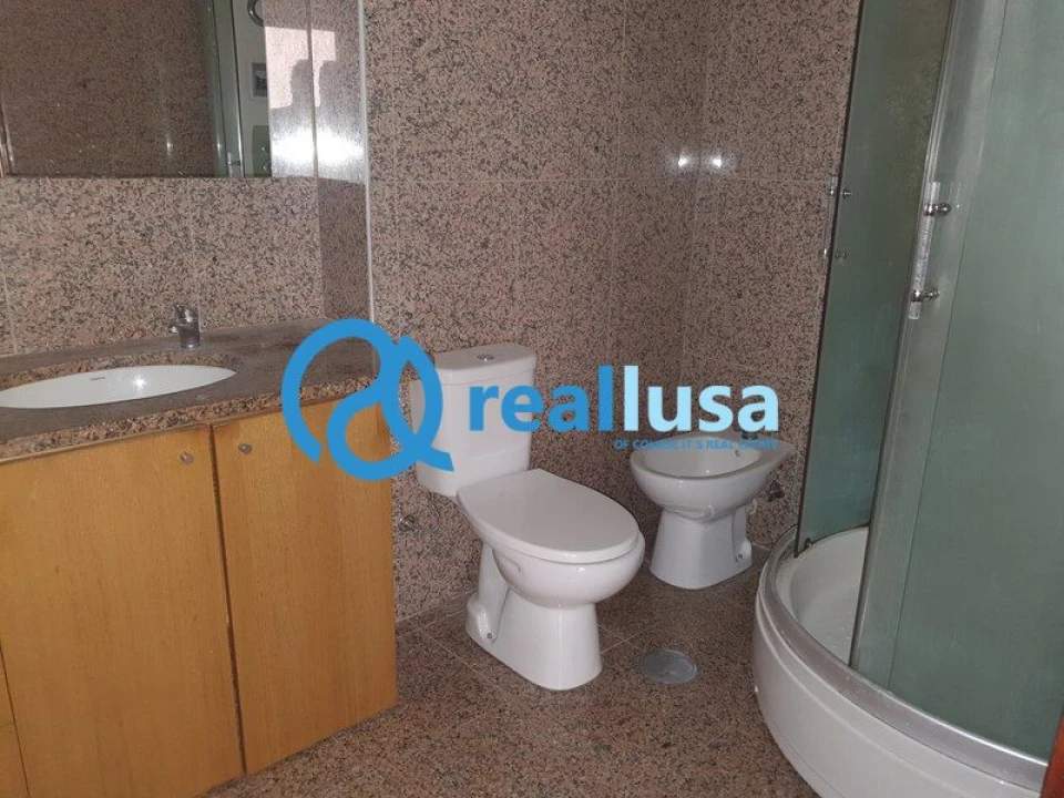 Apartamento T4 para Venda em Santa Marinha e São Pedro da Afurada Foto 17