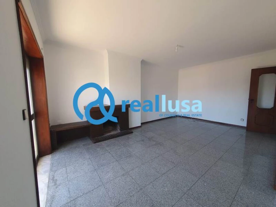 Apartamento T4 para Venda em Santa Marinha e São Pedro da Afurada Foto 3