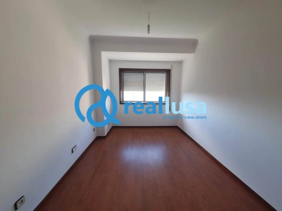 Apartamento T4 para Venda em Santa Marinha e São Pedro da Afurada Foto 11