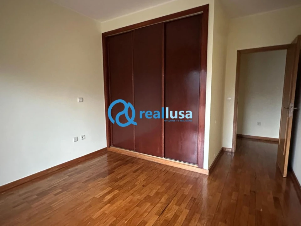 Apartamento T2 para Venda em Cidade da Maia Foto 5
